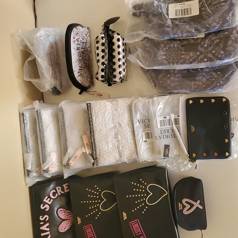 NWT!  17 PIECE LOT VICTORIA'S SECRET BAGS